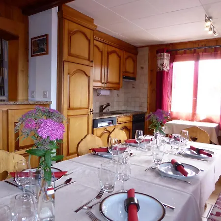 Chant Du Torrent: 12 Pers. Ideal Pour Les Familles * Nendaz