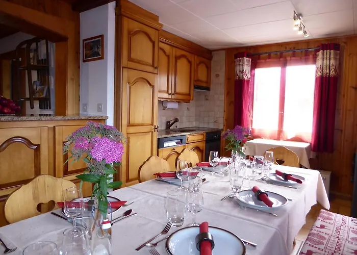 Chant Du Torrent: 12 Pers. Ideal Pour Les Familles * ננדה